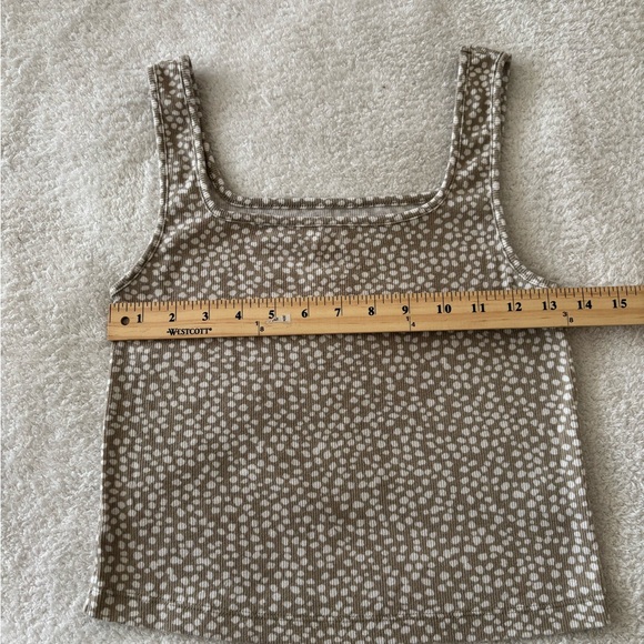 Old Navy Tan and White Patterned Tank Top Size Medium - Picture 7 of 11